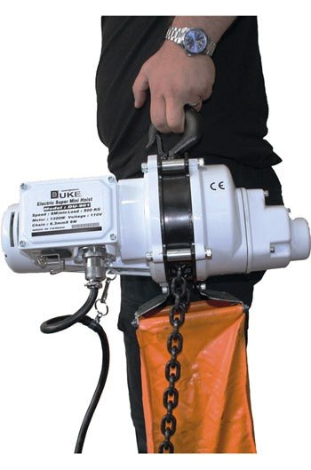 Electric hoist 250kg, 110 volt c/w bag.